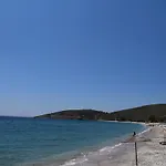 Sea View Apartments-Qeparo